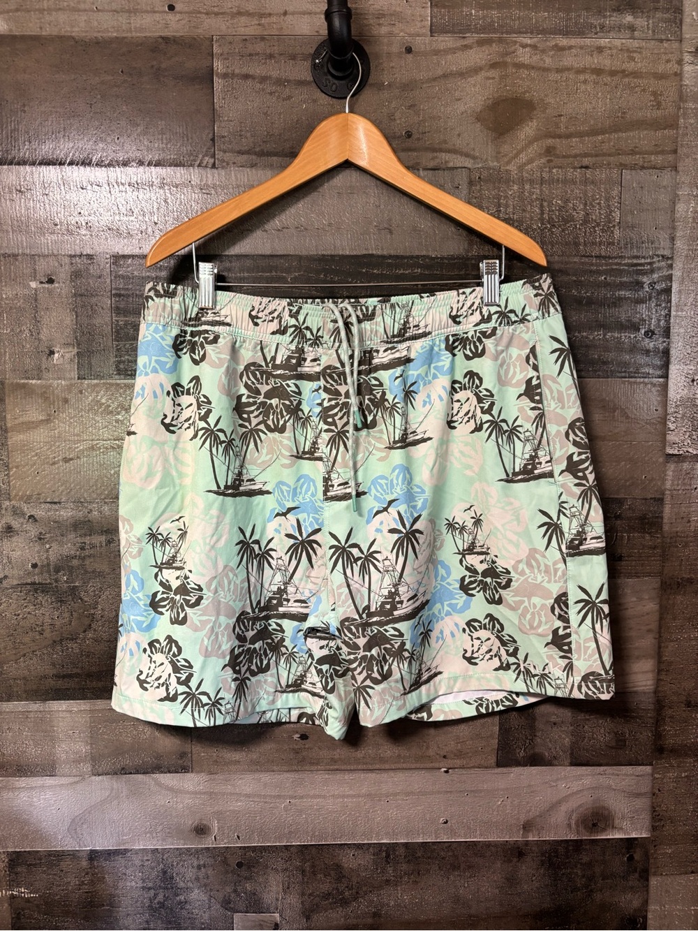 Huk Mint Tropical Print Board Shorts XXL 7”inseam